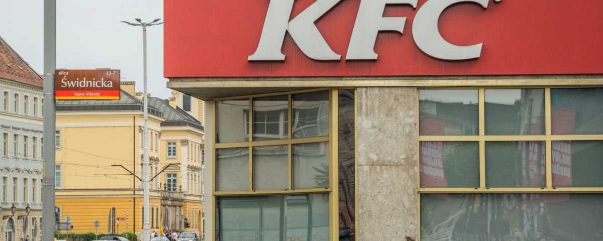 Harga menu a la carte KFC 2022 lengkap dengan pilihan paket dan informasi nilai gizi