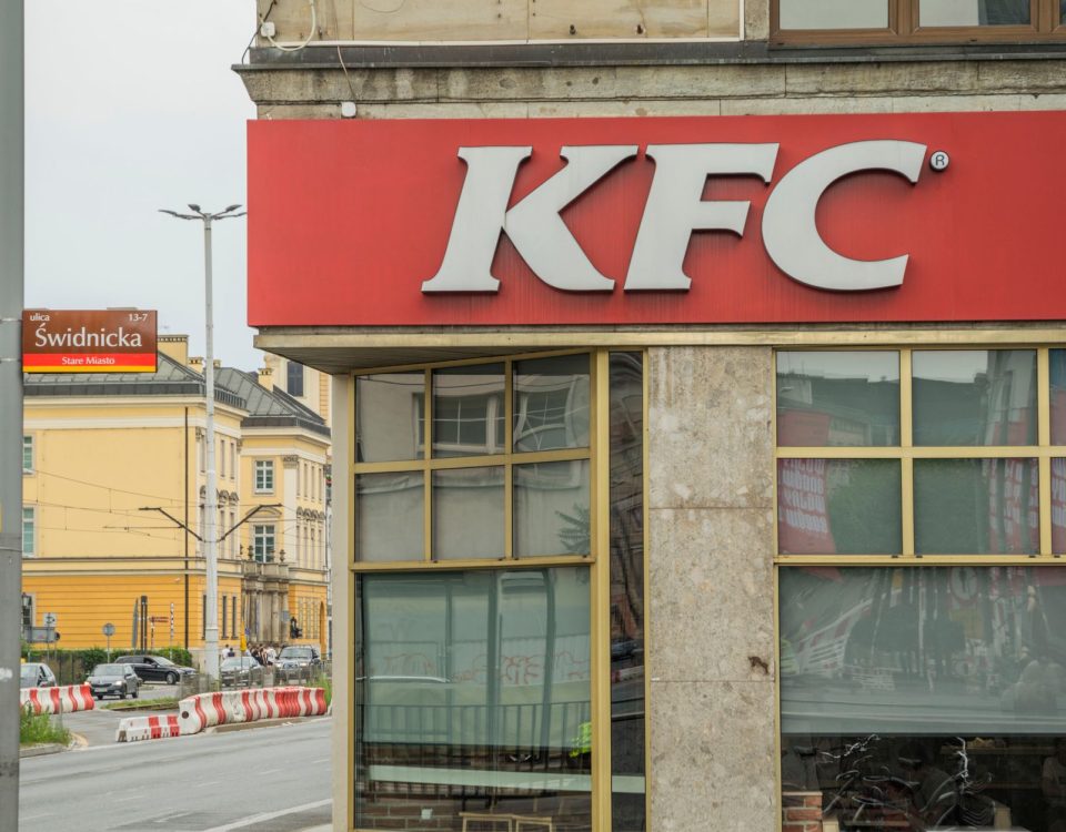 Harga menu a la carte KFC 2022 lengkap dengan pilihan paket dan informasi nilai gizi