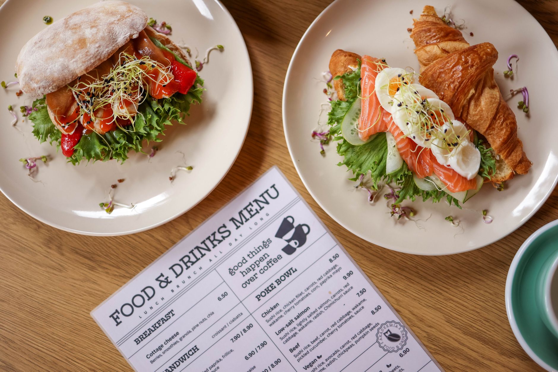 Menu ala carte dengan hidangan lezat dan variasi pilihan
