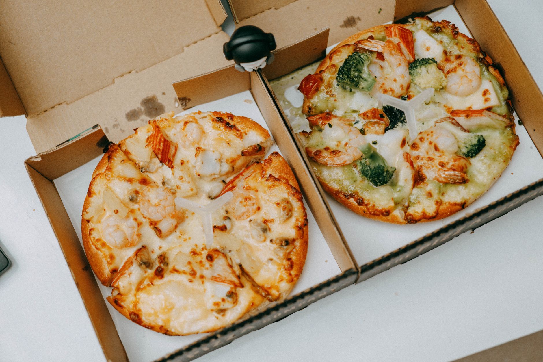 Harga pizza Hut ala carte per ukuran dan topping, info lengkap untuk pilihan terbaik.